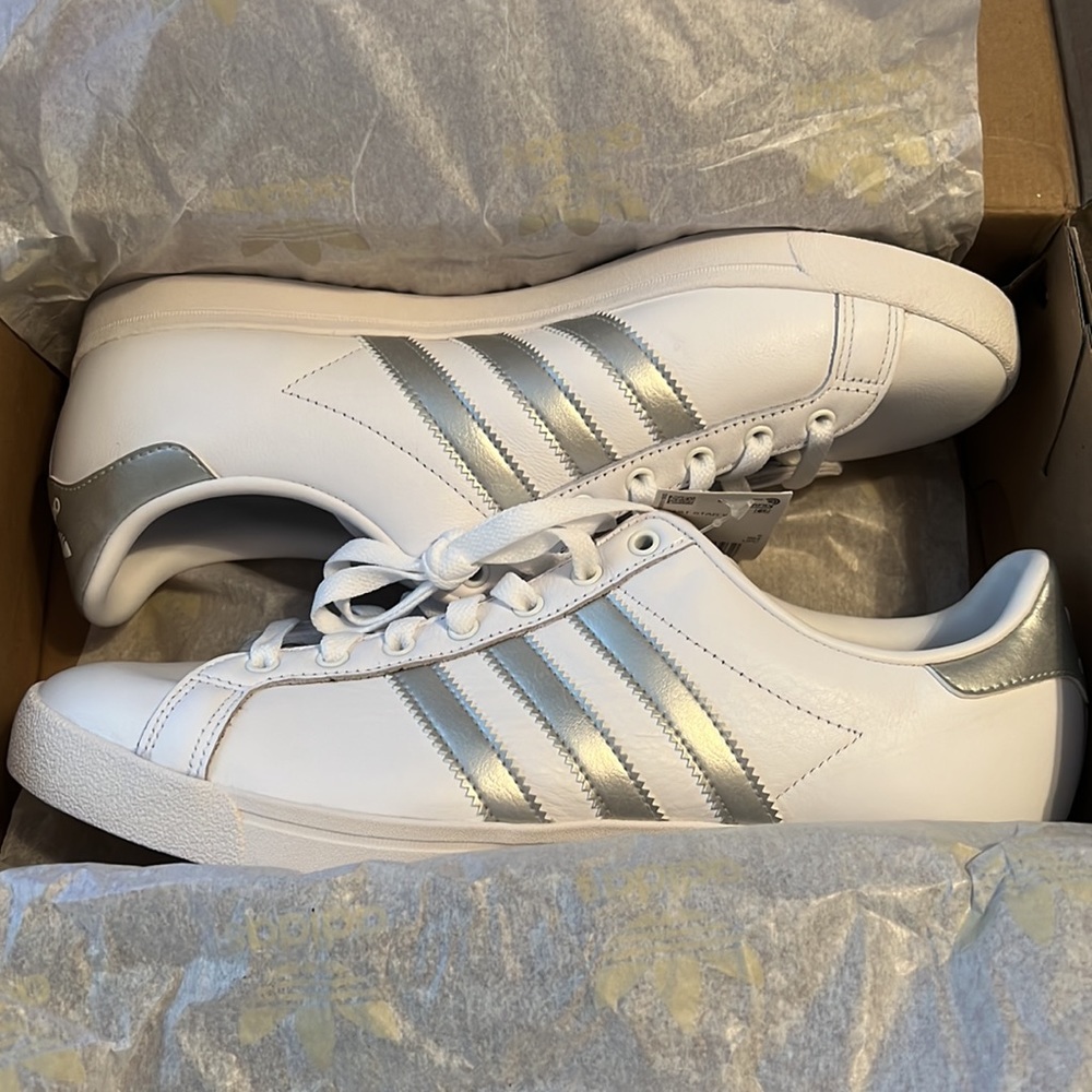NWT Adidas Womens Coast Star